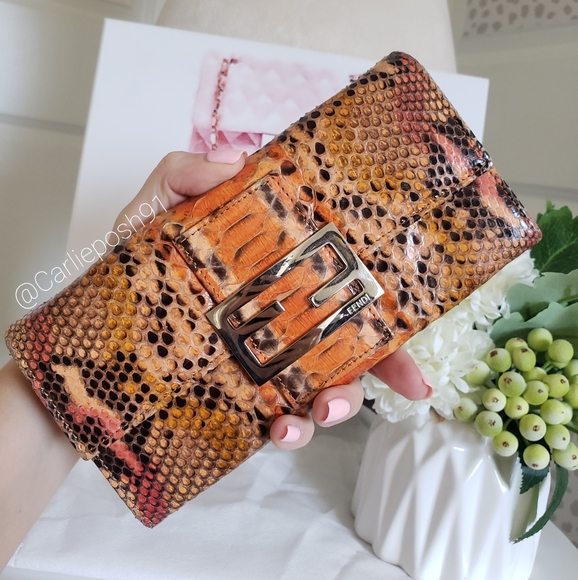 Authentic Pre-owned Fendi Baguette Python Wallet - Picture 4 of 16